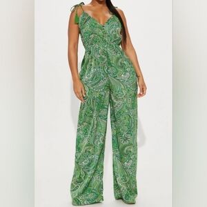 NWT Paisley Jumpsuit 💚